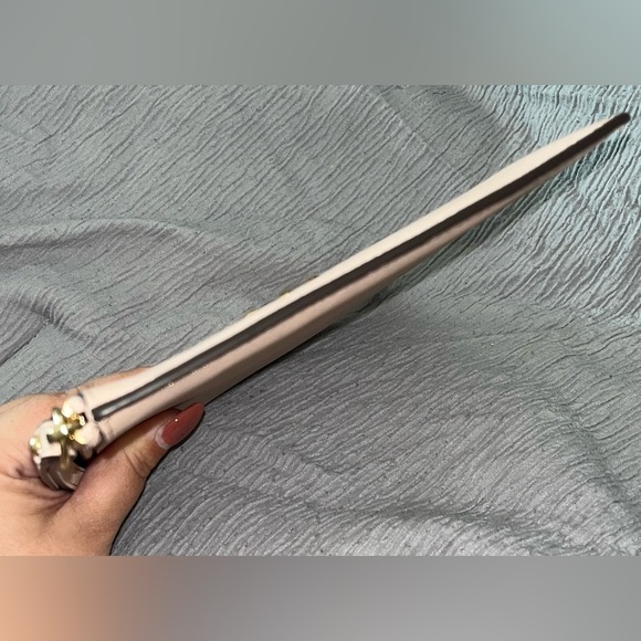 Michael Kors Giftables XL Zip Clutch Bag Saffiano Leather “Ballet” Heart Studs - Picture 11 of 12